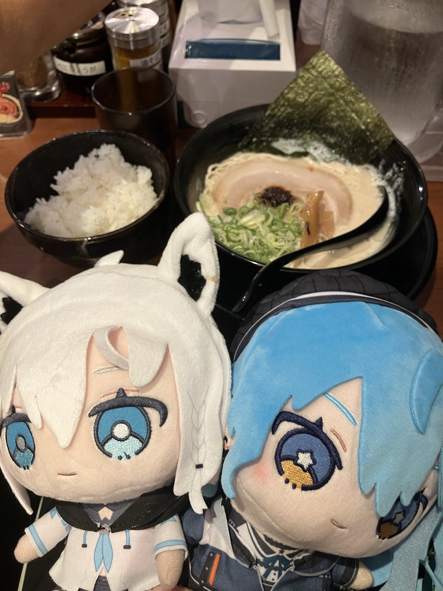 supa1005's tweet photo. 今日はホロリスの人達と原宿のホロショップ行ったり、渋谷で美味しいうどん専門店行ったり、ログボフブさん拝みつつ秋葉回ってきました！チョー疲れたけどメチャ楽しかったヽ(*´∀｀)ノ https://t.co/eIB7kqbsQA
