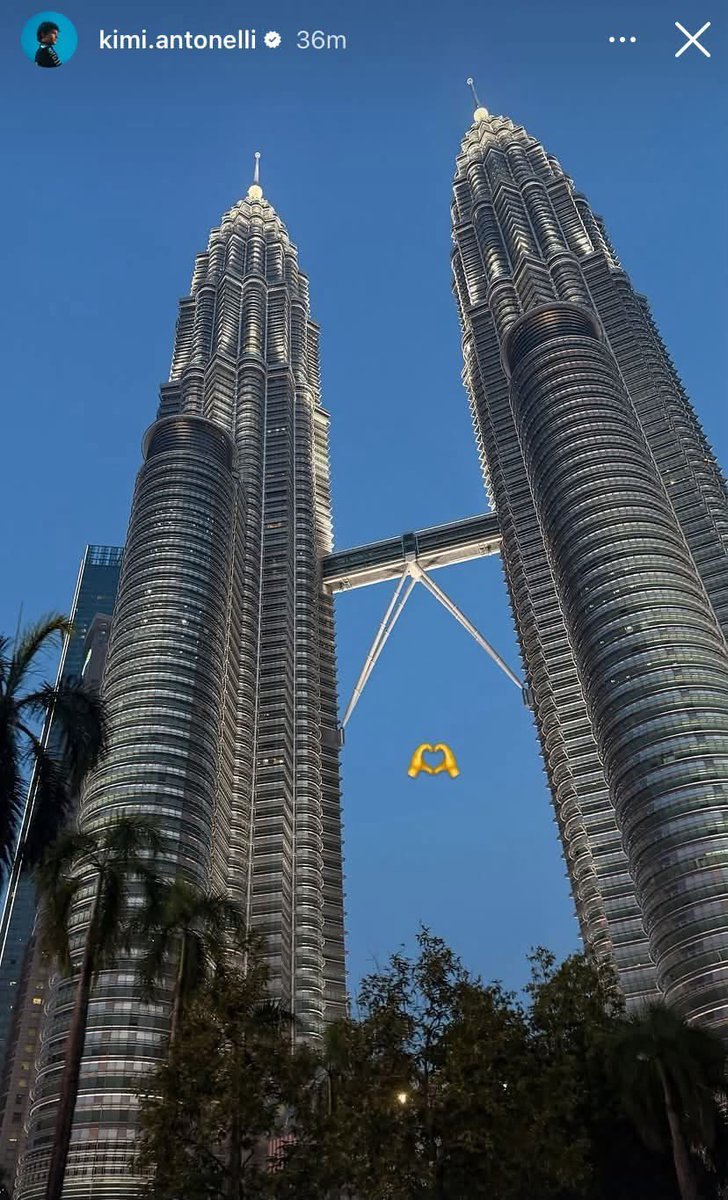 forcheerkimi12's tweet photo. Kimi has arrived at Malaysia Wowww
But I'm stuck in Thailand because of f*cking flood 😅⛈️

I'm jealous of Malaysian fan 🥹 https://t.co/RFwA9Iu1kf