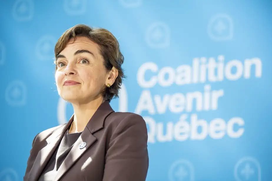 GThibodeau_Mtl's tweet photo. QUÉBEC / Élections 2026
Le plancher craque de partout

Il y a une semaine, c’était un scénario de freins qui lâchent que je proposais. Maintenant, c’est le scénario du plancher qui vient de s’effondrer sous les pieds de la CAQ.
La chute libre. J'annonçais que les maisons de sondages s'ajusteraient. Ils le font. Le gouvernement sortant n’est plus en campagne.

_____ 30 %. 63 sièges. Paul St-Pierre Plamondon n’a pas besoin d’un miracle. Il a besoin que les autres se marchent dessus. C’est déjà commencé. Premier ministre. Minoritaire. La main sur la porte de la majorité.

_____ 26 %. 42 sièges. Charles Milliard ramasse l’ouest et ce que Fréchette n’est plus capable de retenir. Opposition officielle. Plus large qu’on le disait. Toujours deuxième.

_____ 18 %. 14 sièges. Éric Duhaime n’étend pas sa carte pour le moment. Il la confirme. Québec. La Beauce. Un caucus. Assez pour compter. Pas encore assez pour faire peur à tout le monde.

_____ 16 %. 3 sièges. Christine Fréchette. Encore des électeurs. Moins de comtés. Un parti qui survit dans les pourcentages et meurt sur le terrain.

_____ 9 %. 5 sièges. Québec solidaire. Le noyau tient. Le reste part. Verdun inclus.

Ce n’est plus le scénario que personne n’osait écrire. C’est le scénario que des sondages viennent de poser sur la table.
Sept jours. Le 5 octobre ne sera pas une surprise. La CAQ s'effondrera. Ce sera un constat.

P.S. : Je ferai ma prédiction finale bientôt.

Photo : Christopher Katsarov / La Presse canadienne