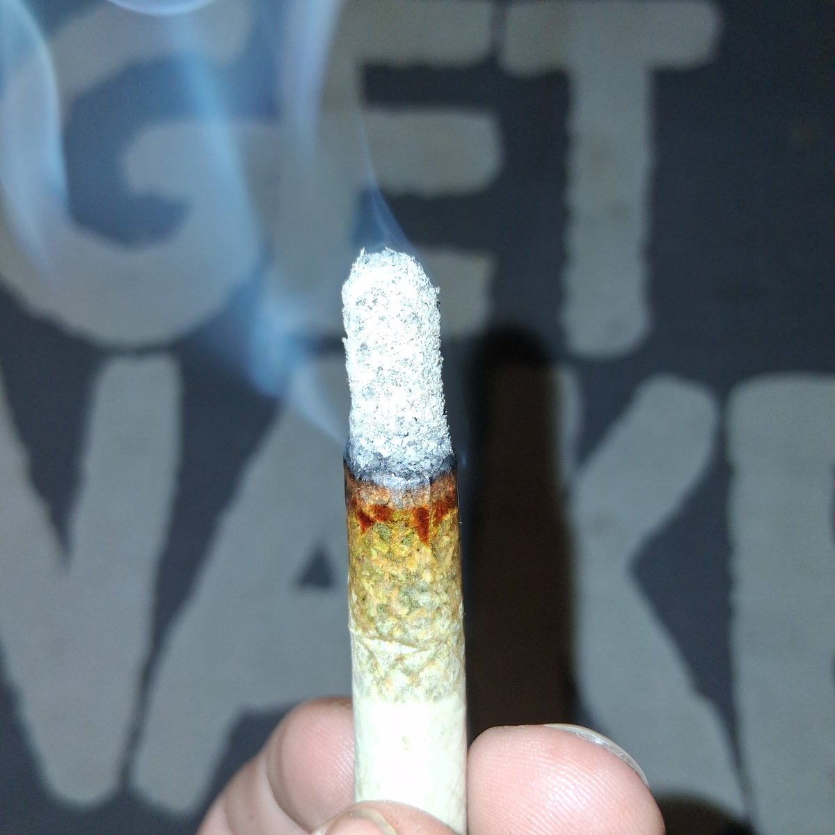 Mr_Buds_Va's tweet photo. Late Night Swim and shower smoking on GUSHMINTZ yall already know. This my favorite genetic on the new drop from HiFi and nothing like blazing after a swim and hot tub session before ya hit the shower with ya girl...... sheshhhhh!!!!!! THE GUSHMINTZ SETS THE MOOD FOR THE NIGHT 🌙 😉 🛌 ❤️ 😍 💖