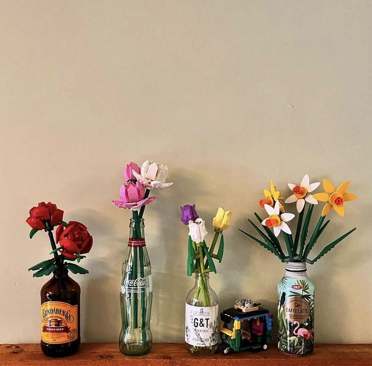 dreamyflowerrs's tweet photo. lego flowers https://t.co/O1B13xFknn