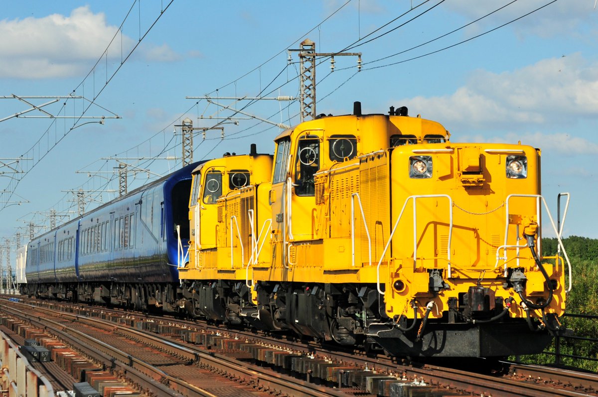 Ash1k_a's tweet photo. ついに北海道での最後の運行が終了した
THE ROYAL EXPRESS
機関車が壊れがちだった印象が強いですね。命を繋いで帰ってきている感じも面白かったです。
運行が平日に多く、撮影も度々しかてきませんでしたが、撮っていて楽しい列車でした。
今後も内地での安全走行を心より願っております。 https://t.co/vq2wUxRII4