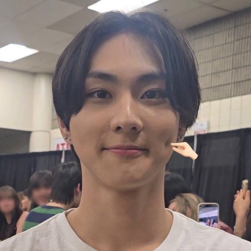 to_yjw's tweet photo. Jungwon lagi ga bisa live weverse, karena dia lagi punya jadwal di luar 🥺

👤: live yuuuukkk gaasss
🐈 : live
🐈 : untuk sementara belum bisa live nih
🐈 : soalnya akhir akhir ini jadwalku isinya kegiatan di luar terus

Yaudah gapapa, good luck yaaah apapun  kegiatannya 🫳🏻🫳🏻💙 https://t.co/mXgv7Xj6J4