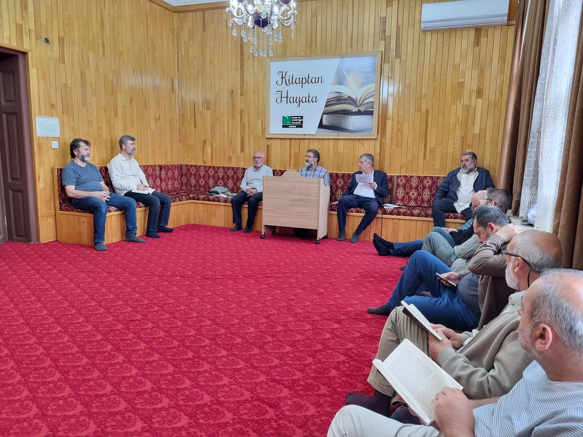 imhankara's tweet photo. Kitaptan Hayata

İnsan ve Medeniyet Hareketi Ankara olarak yeni dönemin ilk “Kitaptan Hayata” programında Prof. Dr. Aydın Topaloğlu’nun Filozofların Tanrısı kitabını ele aldık.

Kitap sunumunun ardından eserin öne çıkan başlıklarını günümüzle ilişkilendirerek müzakere ettik. https://t.co/V7dJ9AWpRD