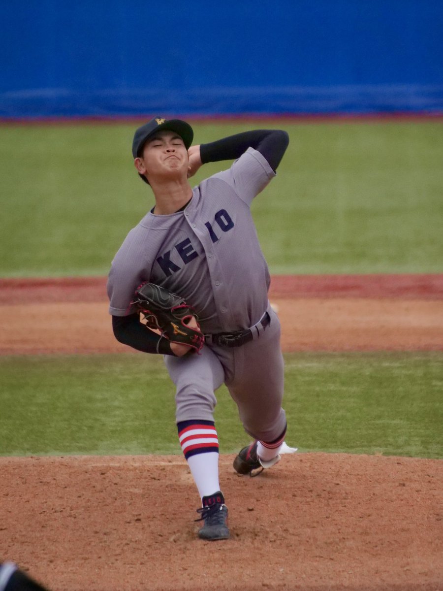 9_ya_555's tweet photo. 渡辺和大（高松商業→慶應④）
改めて見ると恐ろしい肩肘の柔らかさ
怪我のリスクも極めて少なく、”正しい”出所も見えなさを実現している
ボールのキレも勿論のことながらこの肘の使い方も変化球に全く反応できない理由のひとつだと思います🙆‍♂️
線の細さも加点要素、パワーアップしたら相当凄くなるかも https://t.co/0TAmLTaqyp