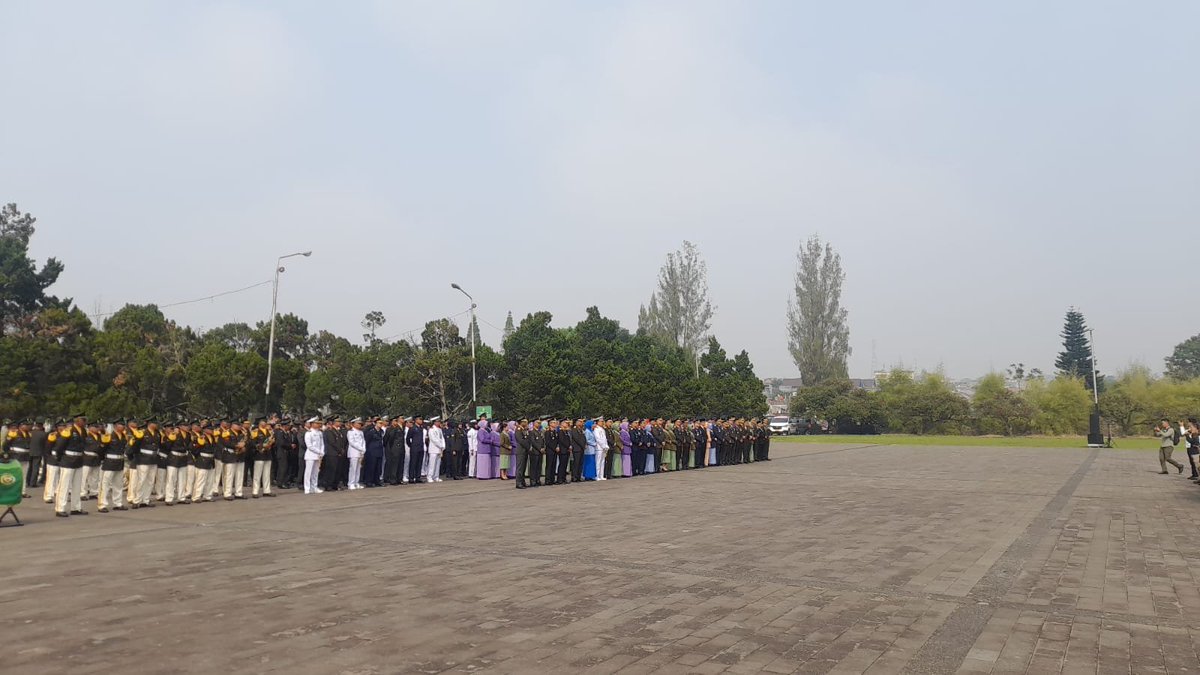 PenSulaiman's tweet photo. Personel Lanud Sulaiman Ikuti Ziarah Nasional dalam Rangka HUT TNI Ke-81 Tahun 2026 https://t.co/TZW9NZzzwf