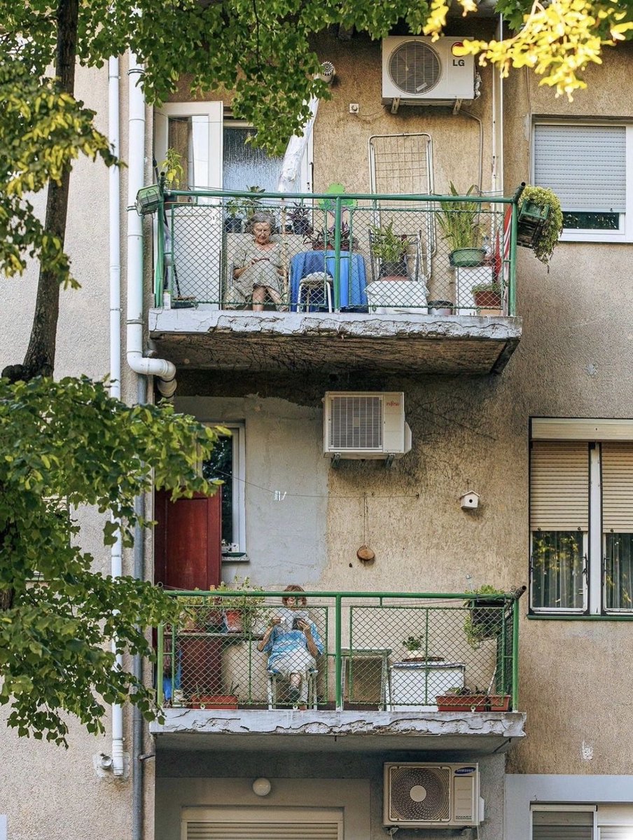 elyradream's tweet photo. the art of balcony https://t.co/r8UTEI6NEI