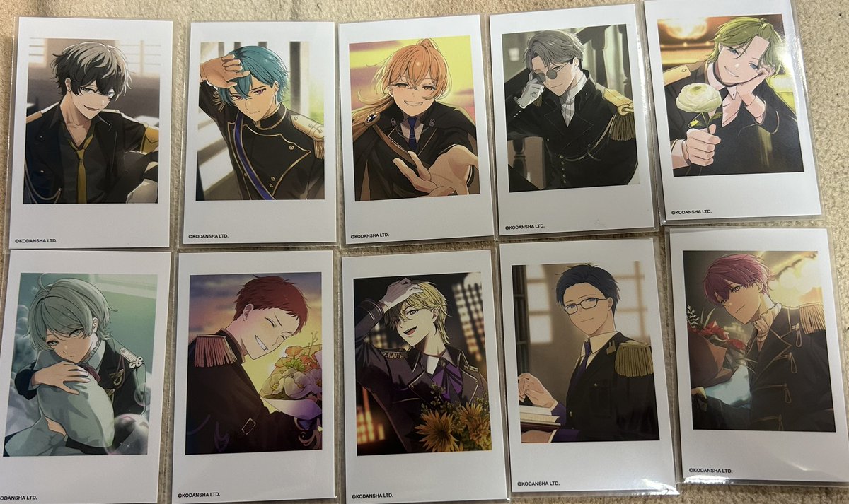 handore0215's tweet photo. チェキ届いた〜5パックしか買わなかったから被りナシで最推しが来てくれた！！！
みんなカッコよすぎるよ♡
 #ハンドレッドノート https://t.co/rCNi0VWXBk