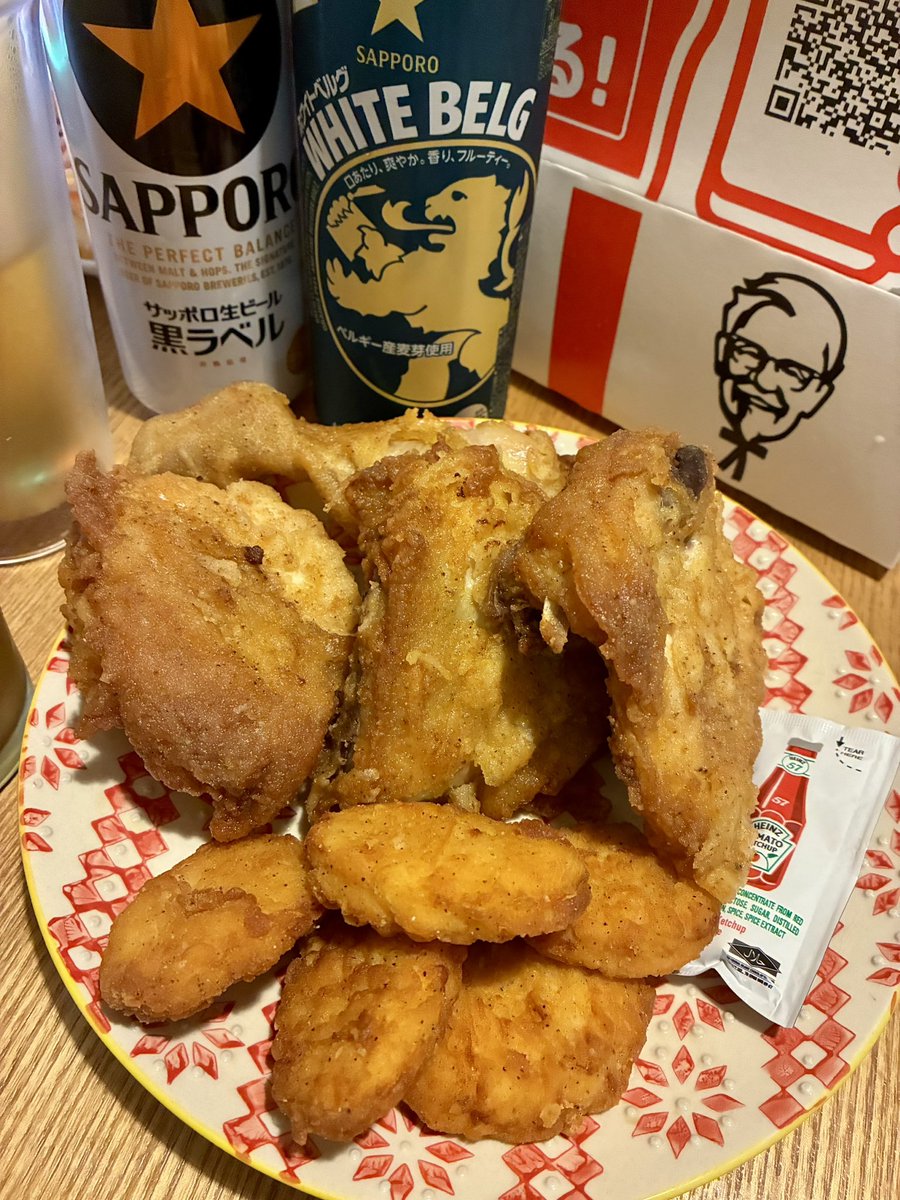 Ts011006's tweet photo. とりの日パック🐔で🍻✨
月曜日から…つい買ってしまったので軽めに

#ケンタッキー #家飲み #晩酌 https://t.co/aFYSnUdFBT