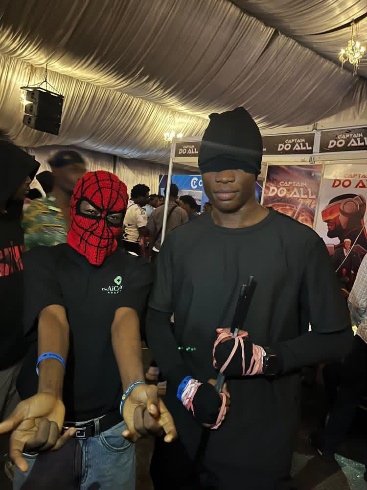 Nomomics_Comics's tweet photo. @Nerdwork_ng He might be Obtainer man but he pulled some of the best Cosplayers 😂
@Ifeanyi_Maulepe had a blast😁😏 https://t.co/hewTXVUPBY