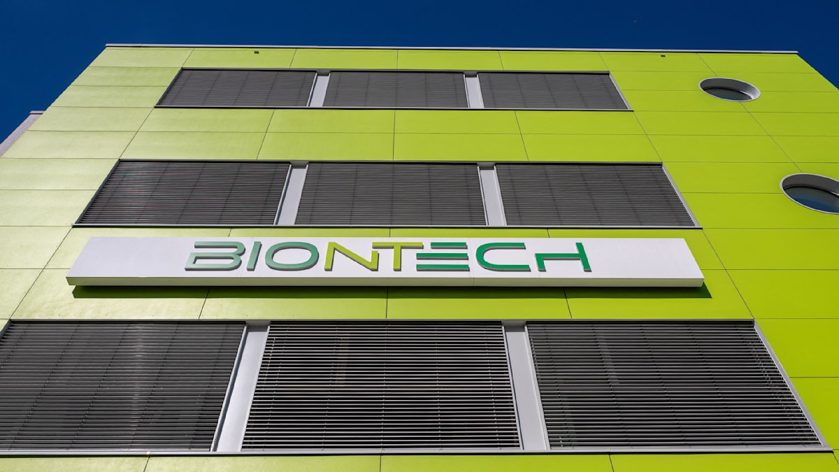 welt's tweet photo. Kein Käufer gefunden – Biontech schließt drei Standorte in Deutschland https://t.co/dPx9gDi4uA https://t.co/ruq1u4P1u4