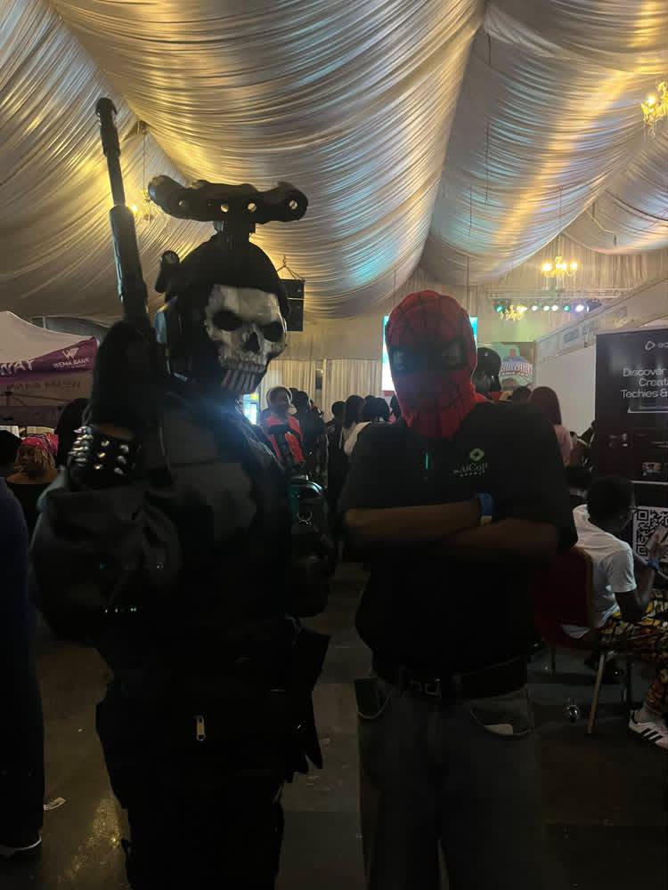 Nomomics_Comics's tweet photo. @Nerdwork_ng He might be Obtainer man but he pulled some of the best Cosplayers 😂
@Ifeanyi_Maulepe had a blast😁😏 https://t.co/hewTXVUPBY