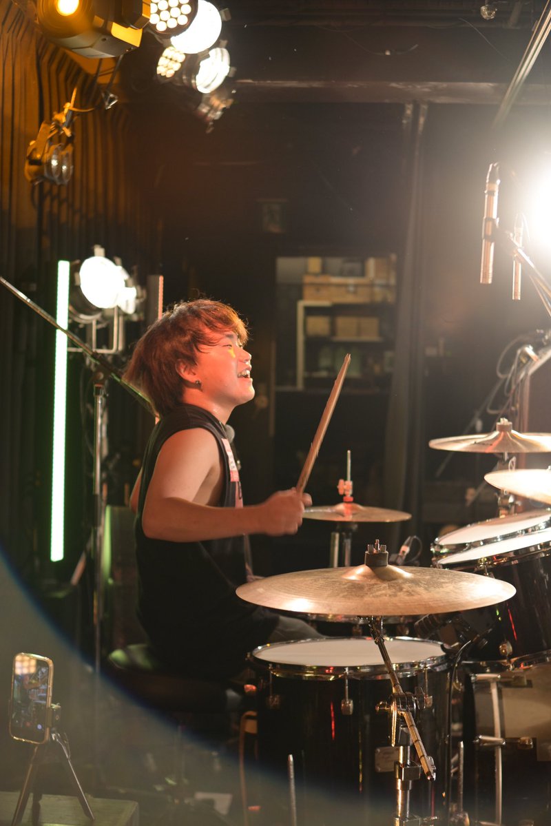 yyworldm's tweet photo. 関西を中心にライブ・アーティスト写真を撮っています。

ライブ撮影、アー写、ポートレート等ご相談ください。

空気感や温度が伝わる写真を目指して撮影しています。

ご依頼・ご相談はDMまで。

📍Osaka / Kobe
📷 Nikon Z50II

#カメラマン募集
#ライブ撮影
#アーティスト写真
#被写体募集 https://t.co/OZXyJUB133