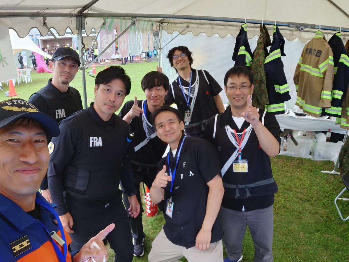 masayatea_BDM's tweet photo. なりきり体験🚒&amp;消火体験ブース🧯にて
消防士や自衛隊の服を着せた後の、子ども達の嬉しそうな顔が忘れられない☺️

#情熱防災防犯フエス2026
#情熱クラブ 
#甲賀市 https://t.co/Ja4R2CQzPy