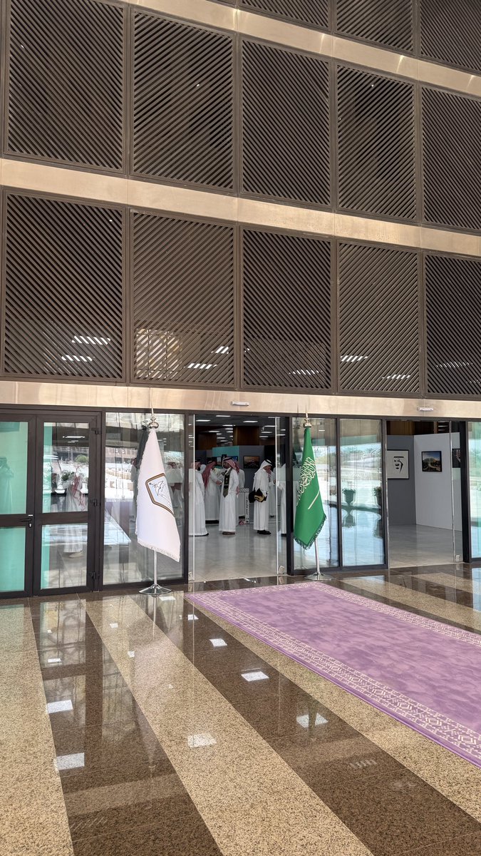 Xrh4b's tweet photo. حنا حماة الدين والبيت الحرام
 في ظل عهد اللّٰه وشرع كتابها

نمضي على عهد الإمام ابن الإمام 
وان صارت العزه نصير أسبابها

حنا السعوديين عدوان الظلام
فخر السعودية وعز ترابها💚🇸🇦

#اليوم_الوطني_السعودي_٩٦ 

https://t.co/xnY0tkzNxn https://t.co/Z95Fsdugr6