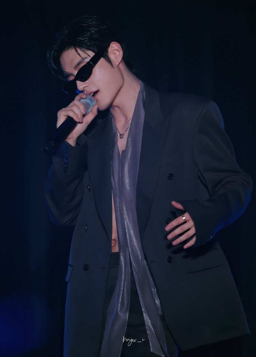 knjw_i's tweet photo. 260927  2부 HQ🖤
TAKE1:Unique Story in Osaka

#김지웅 #KIMJIWOONG #제로베이스원 #ZEROBASEONE #ZB1 #キムジウン https://t.co/hG1JfuNeXR