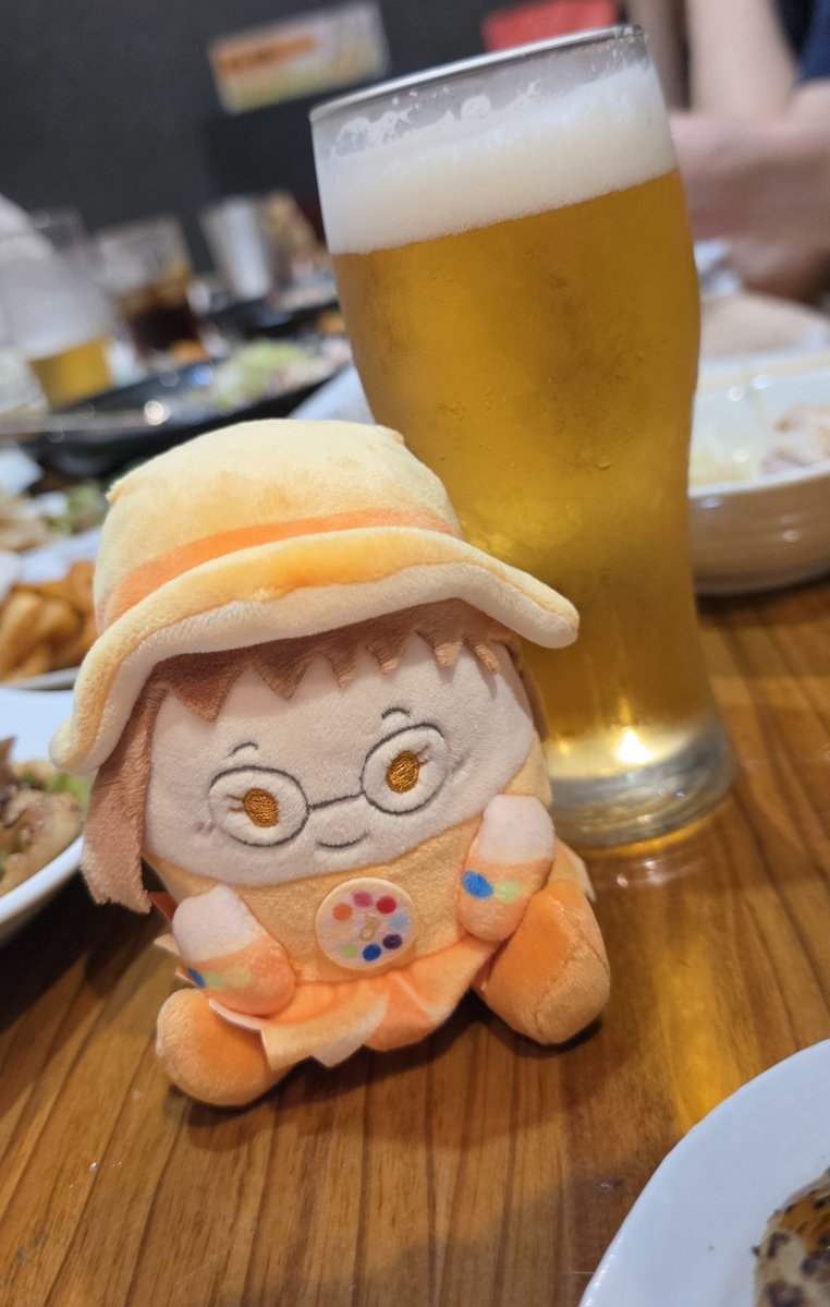mofumofunokame's tweet photo. プロジェクターでにじいろパラダイスやったり、ハナちゃんをプリンで取り囲んだり、どれみさんでステーキを取り囲んだり、酒を飲んだり、あと絵を描いたりカラオケをしたりカラオケをしたりカラオケをしたりしました https://t.co/PIlXLryMBt