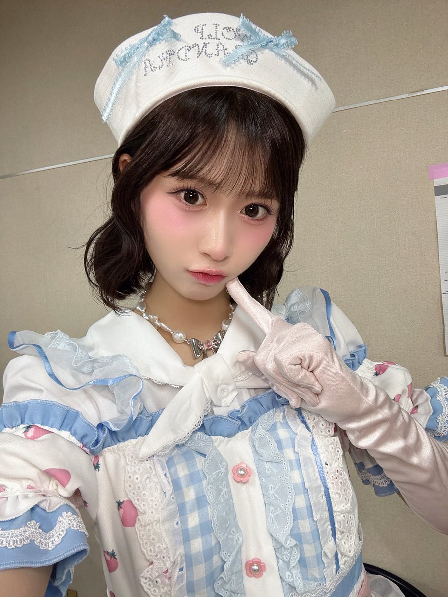 miyu_izawa_2525's tweet photo. メイドさん😚🤍🩵 https://t.co/Z8A1uX3iwV