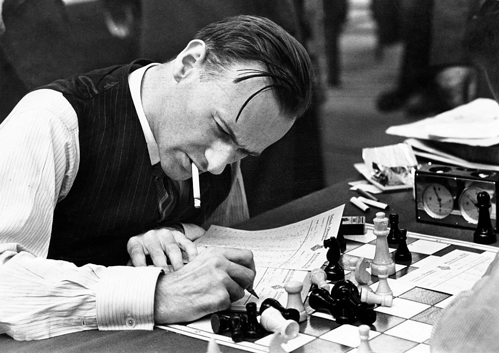 olimpiuurcan's tweet photo. Friedrich Sämisch at the Munich Olympiad in August 1936. https://t.co/Xsb9fUbmVC
