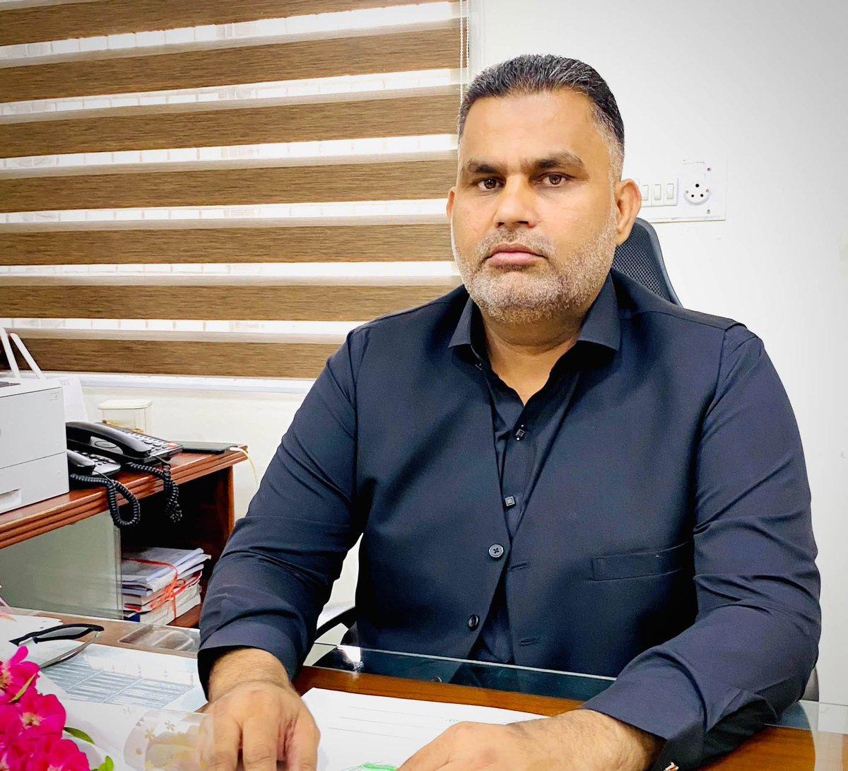 gscwuofficial's tweet photo. گورنمنٹ صادق کالج ویمن یونیورسٹی بہاولپور میں ڈاکٹر محمد اسلم خان نے رجسٹرار کے عہدے کا باقاعدہ چارج سنبھال لیا۔ سابق رجسٹرار ڈاکٹر صا��مہ انجم نے خیرمقدم کرتے ہوئے عہدے کا چارج ان کے حوالے کیا۔ اس موقع پر جامعہ کے مختلف انتظامی شعبہ جات کے سربراہان سمیت دیگر بھی موجود تھے۔ #GSCWU https://t.co/OTUIMMlB43