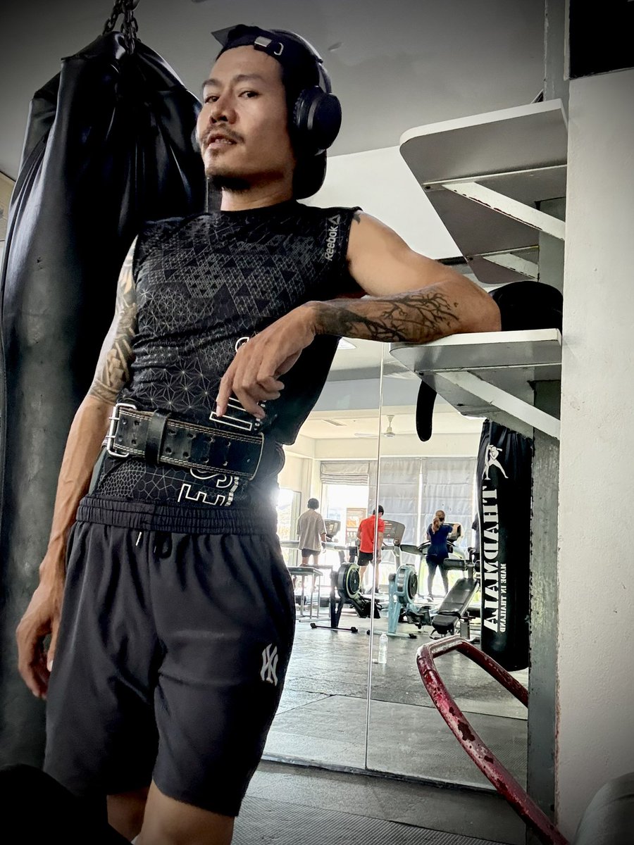 siriboot88's tweet photo. ขนาดกูว่าหน้าตาเหี้ยขนาดนี้ยังโดนโรคจิตคุกคามถ้าเกิดว่ากูหล่อกว่านี้กูจะทำยังไงไหว ไอ้เหี้ยอยู่อยู่มาเคาะห้องคนอื่นโดยไม่ได้นัดหมายเค้าเรียกว่าโรคจิตและแหละไอ้สัตว์ใครอยากเค้นไหมทักมาเดี๋ยวส่งรูปให้ดู https://t.co/rwVihJdNW5