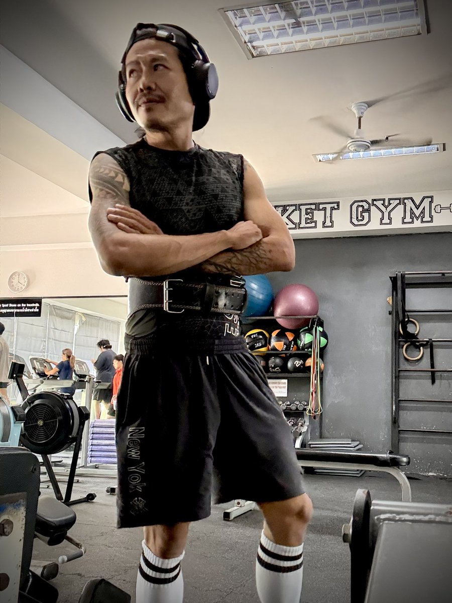 siriboot88's tweet photo. ขนาดกูว่าหน้าตาเหี้ยขนาดนี้ยังโดนโรคจิตคุกคามถ้าเกิดว่ากูหล่อกว่านี้กูจะทำยังไงไหว ไอ้เหี้ยอยู่อยู่มาเคาะห้องคนอื่นโดยไม่ได้นัดหมายเค้าเรียกว่าโรคจิตและแหละไอ้สัตว์ใครอยากเค้นไหมทักมาเดี๋ยวส่งรูปให้ดู https://t.co/rwVihJdNW5