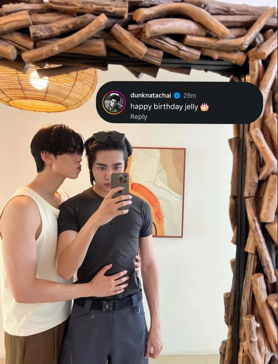 joongmisty's tweet photo. happy bday jelly!! 😭🫳🏻💓 im crying https://t.co/sUVA9zdR9S