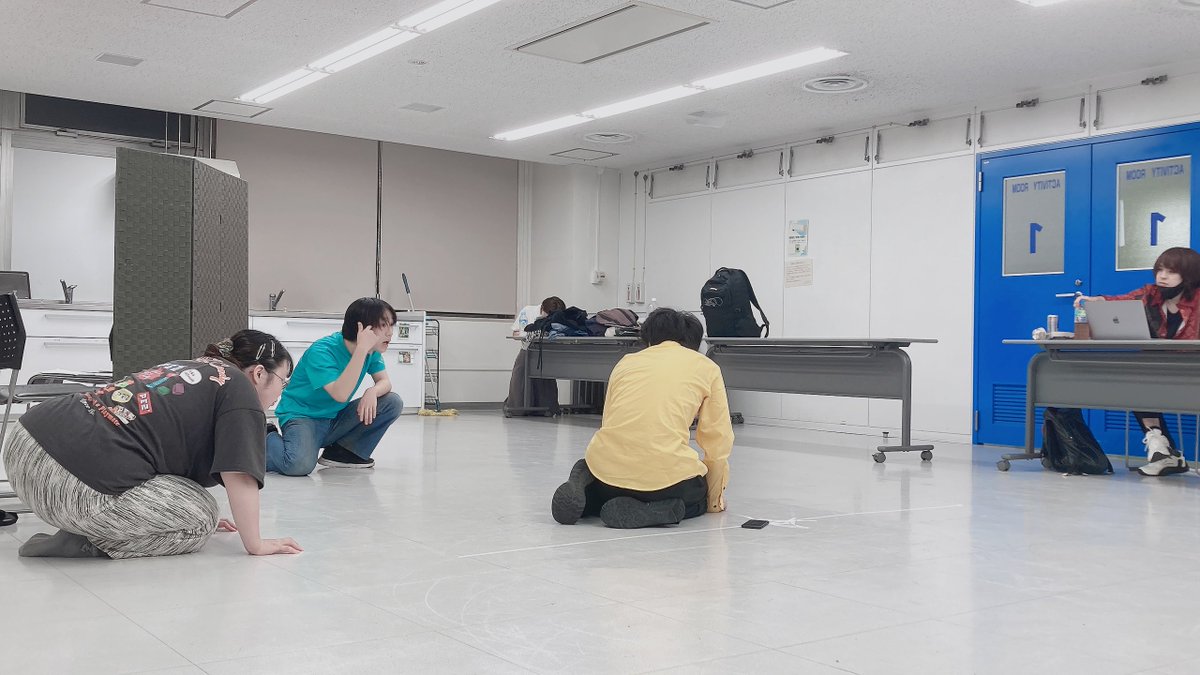 sno_rew_guen's tweet photo. #イルネ庭 
本日の劇伴席と最高潮シーンおすそ分けするね💡
あと5日！！！
あと数席を、超満員まで、埋めたいです！！！
鮨詰め御礼までいきましょう！！！

10/4.13時.数席
10/4.17時.数席

ご予約はこちら！！！👇
備考欄に推しの名前を書こう！🎟💭
https://t.co/850L8JzXIM https://t.co/cTUCztbe0Y