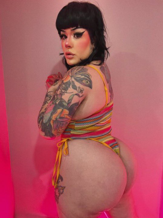 stellamelody0's tweet photo. Down for meetups, massage 💆‍♀️ sessions and a tattoo artist hmu if interested 🫟🫶🏻 don’t wanna miss out would you ? https://t.co/uDbD5M4TIw