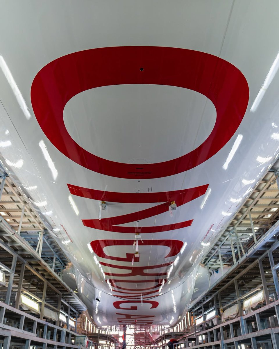 airwaysmagazine's tweet photo. 🔴 Hong Kong Airlines has introduced a new livery for its 20th anniversary, featuring an updated red-and-white design across an Airbus A330 and a large “Hong Kong Airlines” logo on the belly. The carrier was established in 2006 and operates an all-Airbus fleet. https://t.co/BlUsUwQEFi