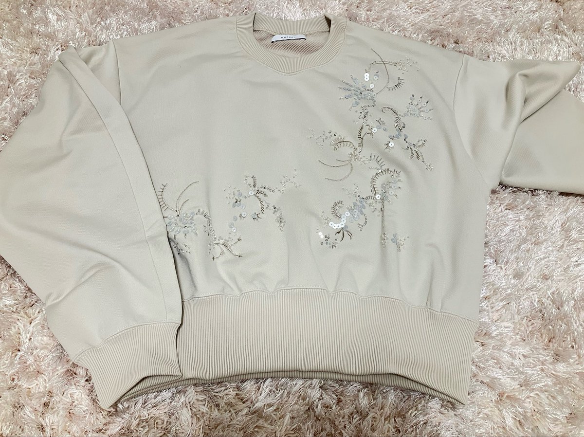 batachanchuncho's tweet photo. 推してるブランドの26FWが届いた！
めちょかわいい。今回試着せずに雰囲気だけで買っちゃったけど、期待以上の素晴らしいお品が届いてとても幸せ。 https://t.co/ogQoBY6AnV