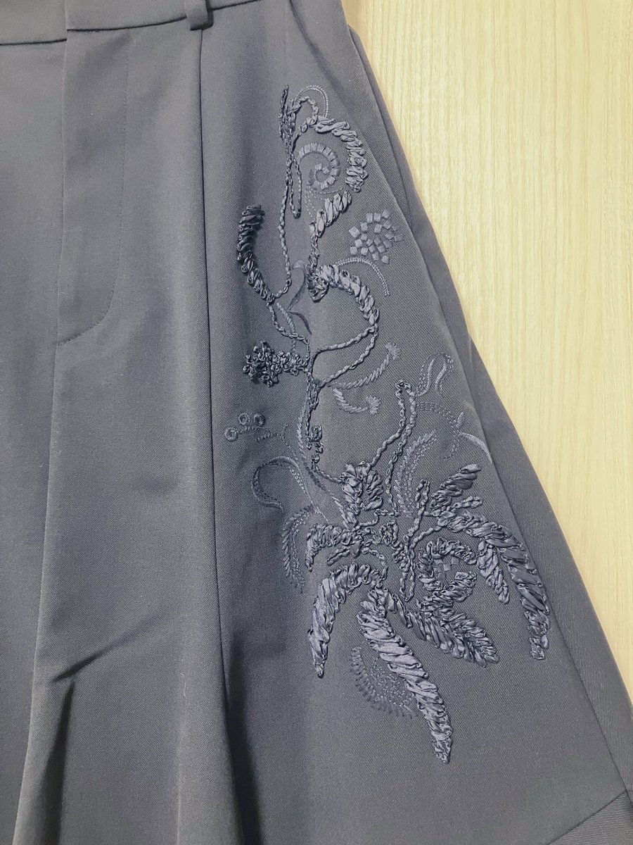 batachanchuncho's tweet photo. 推してるブランドの26FWが届いた！
めちょかわいい。今回試着せずに雰囲気だけで買っちゃったけど、期待以上の素晴らしいお品が届いてとても幸せ。 https://t.co/ogQoBY6AnV