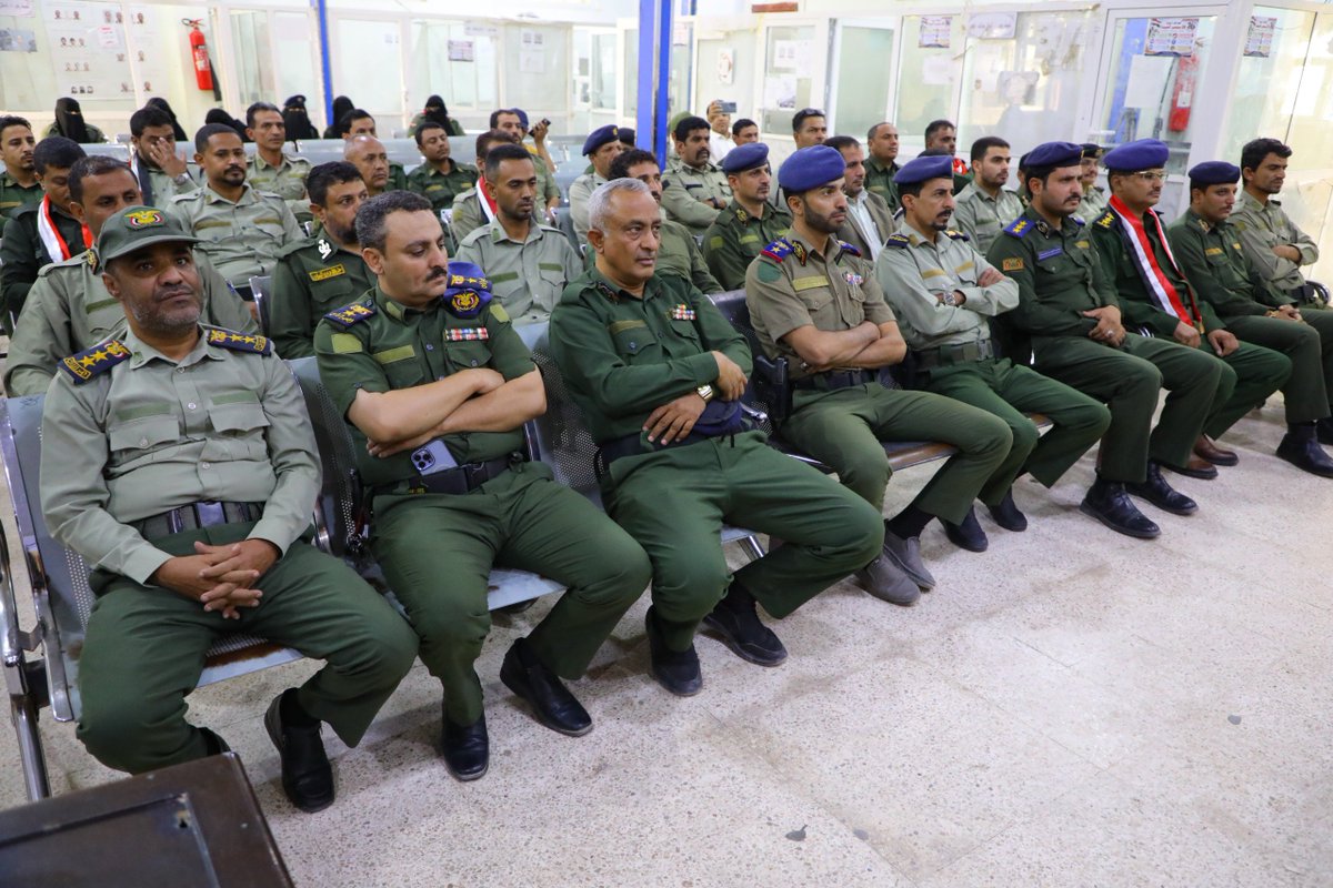 Marib_Police's tweet photo. فرع مصلحة الهجرة والجوازات بمأرب يحتفي بالذكرى الـ64 لثورة 26 سبتمبر، ويقيم برنامجًا توعويًا لتعزيز قيم الجمهورية والحرية والمواطنة، وترسيخ الوعي والانضباط وخدمة الوطن والمواطن. https://t.co/Zxq5Mrdb7z