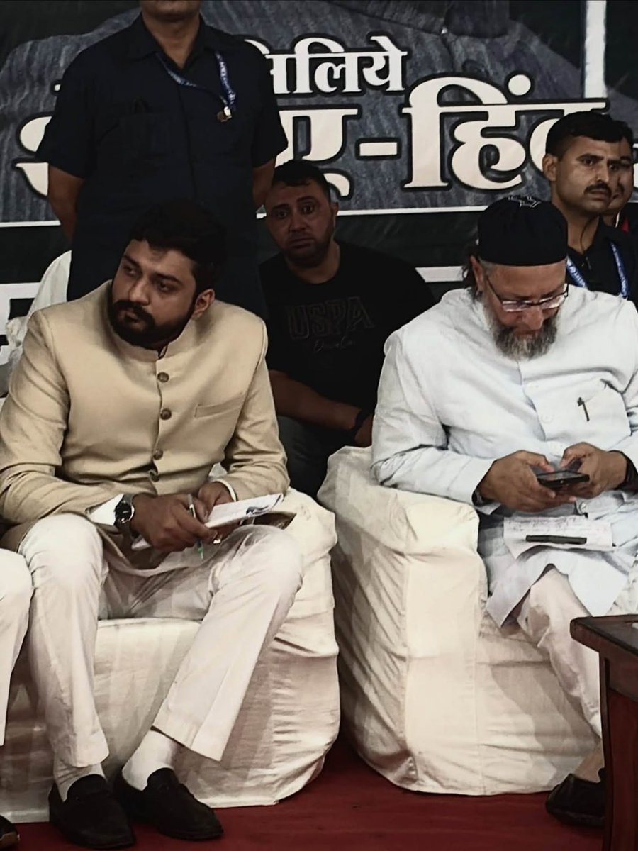 aimim_national's tweet photo. सदियों पुरानी उज्जैन की ऐतिहासिक शाही मस्जिद की हिफाज़त और इस मामले को बातचीत के ज़रिए हल करने के लिए जा रहे AIMIM मध्य प्रदेश अध्यक्ष @imohsinalikhan को पुलिस ने हिरासत में ले लिया है। उन्हें उज्जैन के नागझेरी थाने में बैठाया गया है। https://t.co/Bg5TaNUD3T