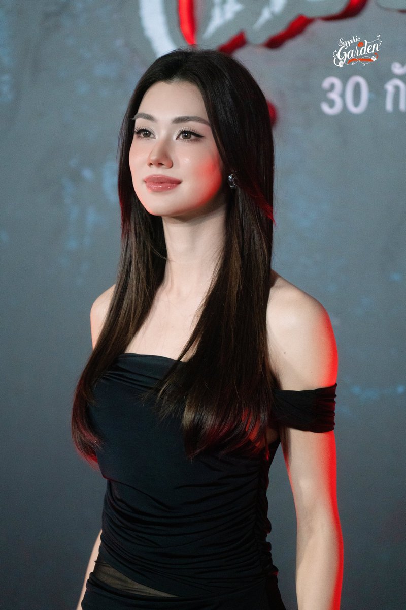 SapphicGardenTH's tweet photo. “ลีน่า - ลลินา” ร่วมเดิน Red Carpet ในงาน Gala Premiere ของภาพยนตร์เรื่อง “ธี่หยดสมิงเขาขวาง” 

GALA PREMIERE WITH LENA
#ธี่หยดสมิงเขาขวางxLena
#GALAธี่หยดสมิงเขาขวาง
#ธี่หยดสมิงเขาขวาง https://t.co/U5DBThDQze
