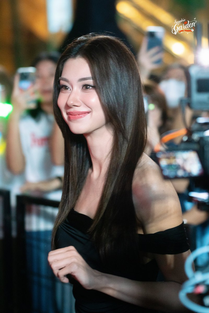 SapphicGardenTH's tweet photo. “ลีน่า - ลลินา” ร่วมเดิน Red Carpet ในงาน Gala Premiere ของภาพยนตร์เรื่อง “ธี่หยดสมิงเขาขวาง” 

GALA PREMIERE WITH LENA
#ธี่หยดสมิงเขาขวางxLena
#GALAธี่หยดสมิงเขาขวาง
#ธี่หยดสมิงเขาขวาง https://t.co/U5DBThDQze