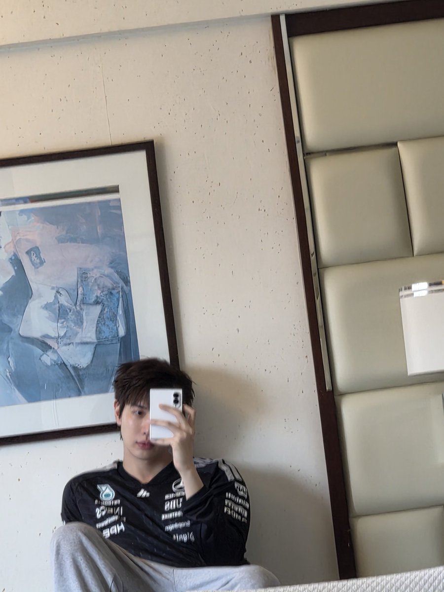 maxky_rp's tweet photo. Bed hair, don't care 😎😜 #maxky_rp https://t.co/4W8ZXMFS3h