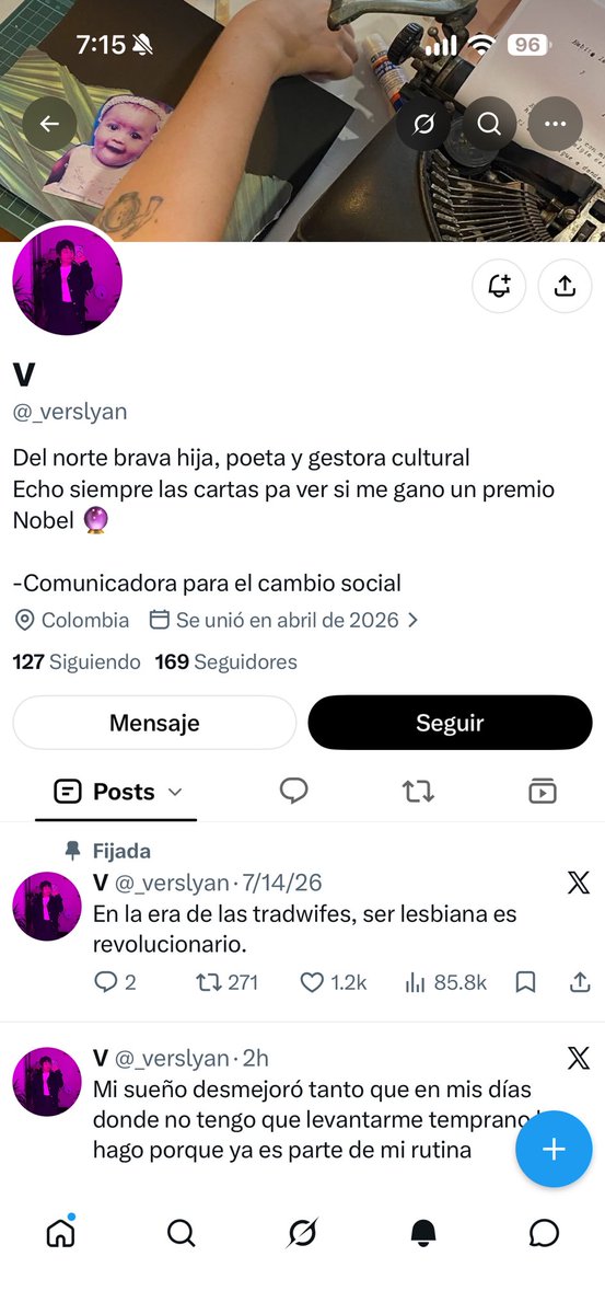 antoniopizza's tweet photo. @_verslyan @tr4pd00rr @salazar_111111 @Santiago4903 “Poeta y gestora cultural”jajajajajajajajajajajajajajajajajajajajajaja 😂🤣 https://t.co/Z7QgtKAgLx