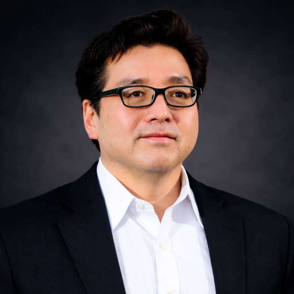 AshCrypto's tweet photo. BREAKING: Tom Lee's BitMine bought $46.6 million of $ETH, bringing its total holdings to $16.1 Billion.

He expects a massive Q4 rally, with ETH hitting $6,000 by year-end. https://t.co/fOanpWEuws