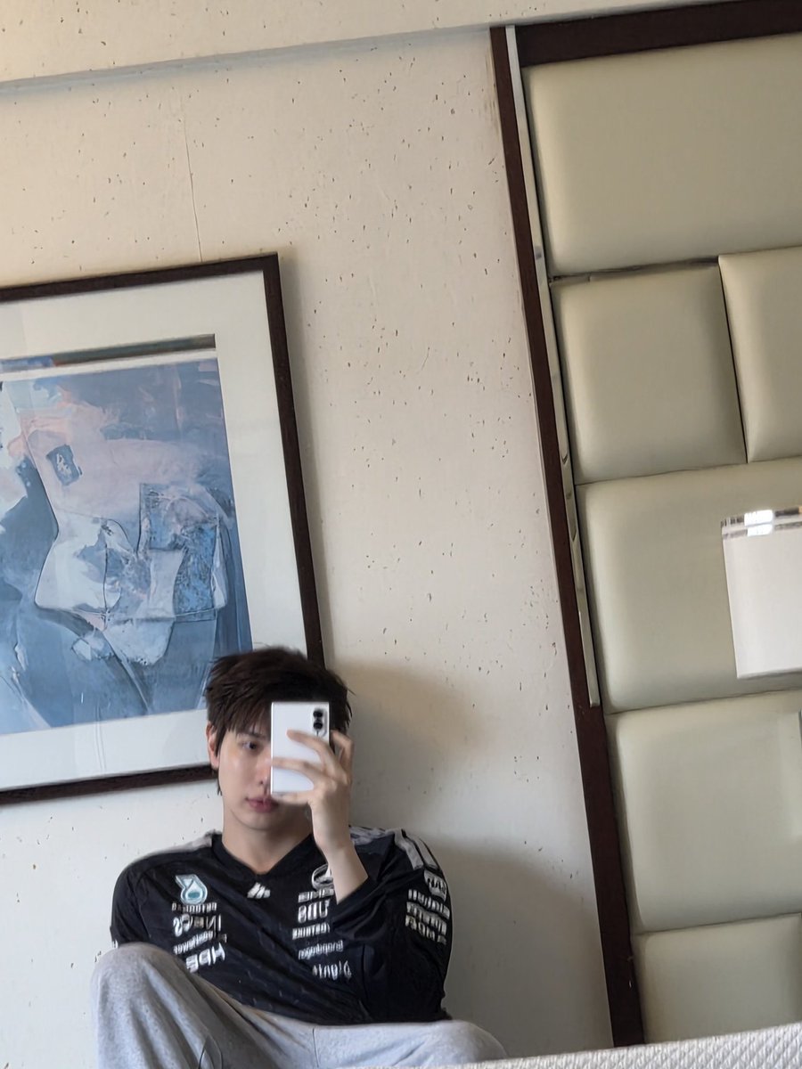 imaxkyyou's tweet photo. คือหล่อมากกกกกกก😭😭😭😭😭😭 https://t.co/jmLDrG6Iry