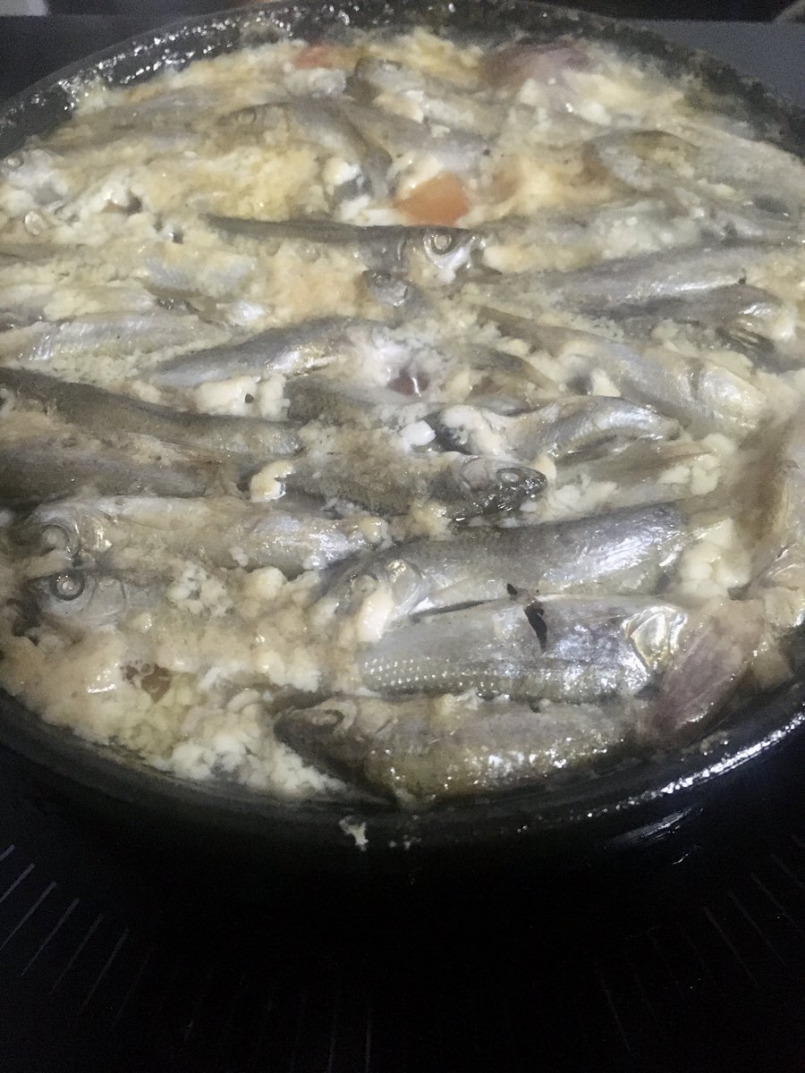 Bee_Osn's tweet photo. The taste of September.

🥢 Pure comfort!

🍅 🧄🧅🧄   Cooked with soft tofu, fresh tomatoes, shallots, and garlic.

Simple!

Seasonal Cá Linh fish. https://t.co/Vd6Ct1e5fm