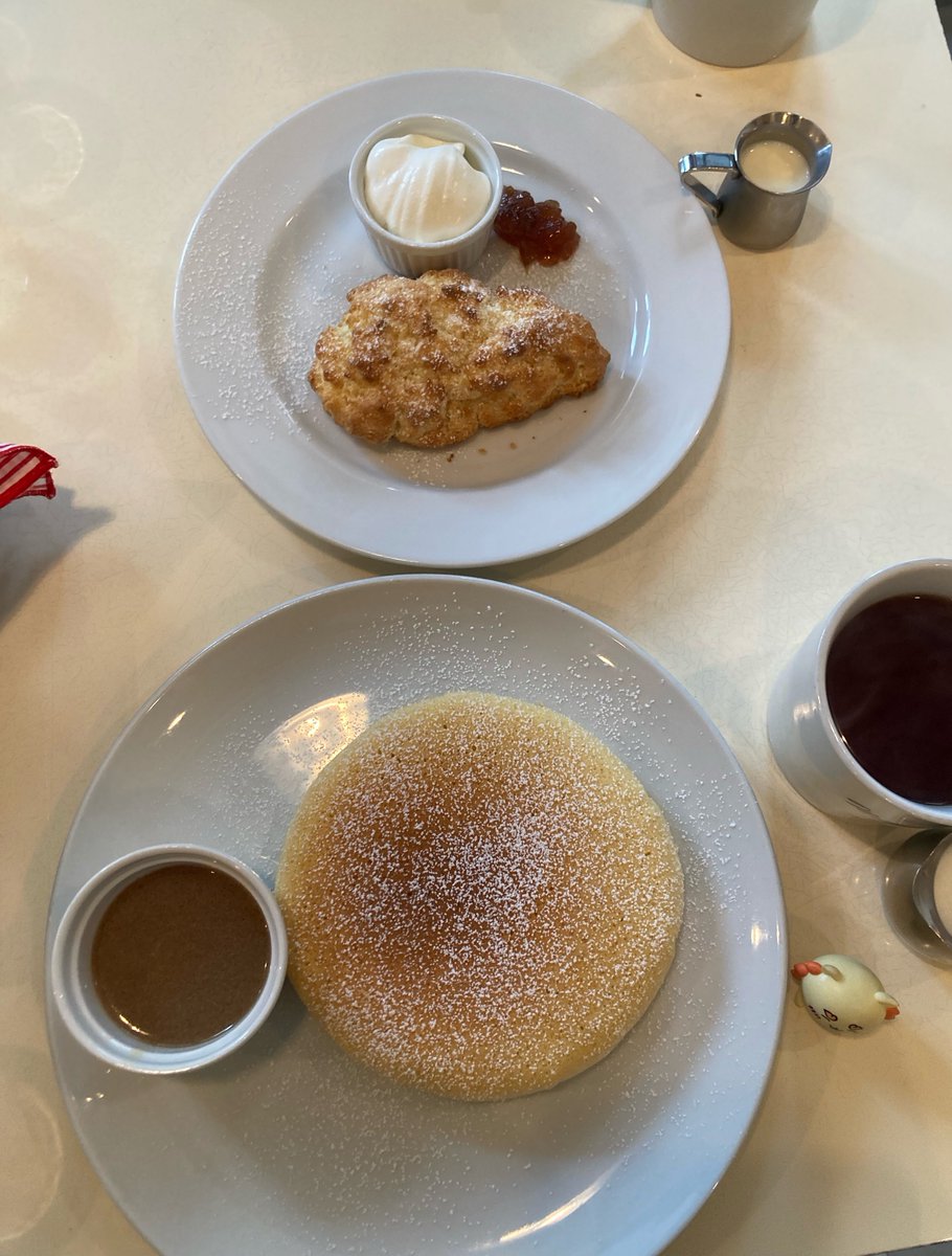 cko1ji's tweet photo. 美味しかったパンケーキとスコーン🥰烏丸好きだ https://t.co/dQvYJkxedl