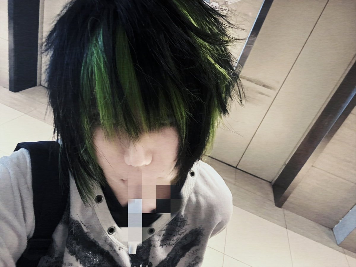 Weltschmerz326's tweet photo. 约不约 #emokid https://t.co/i3PdaCcu2r