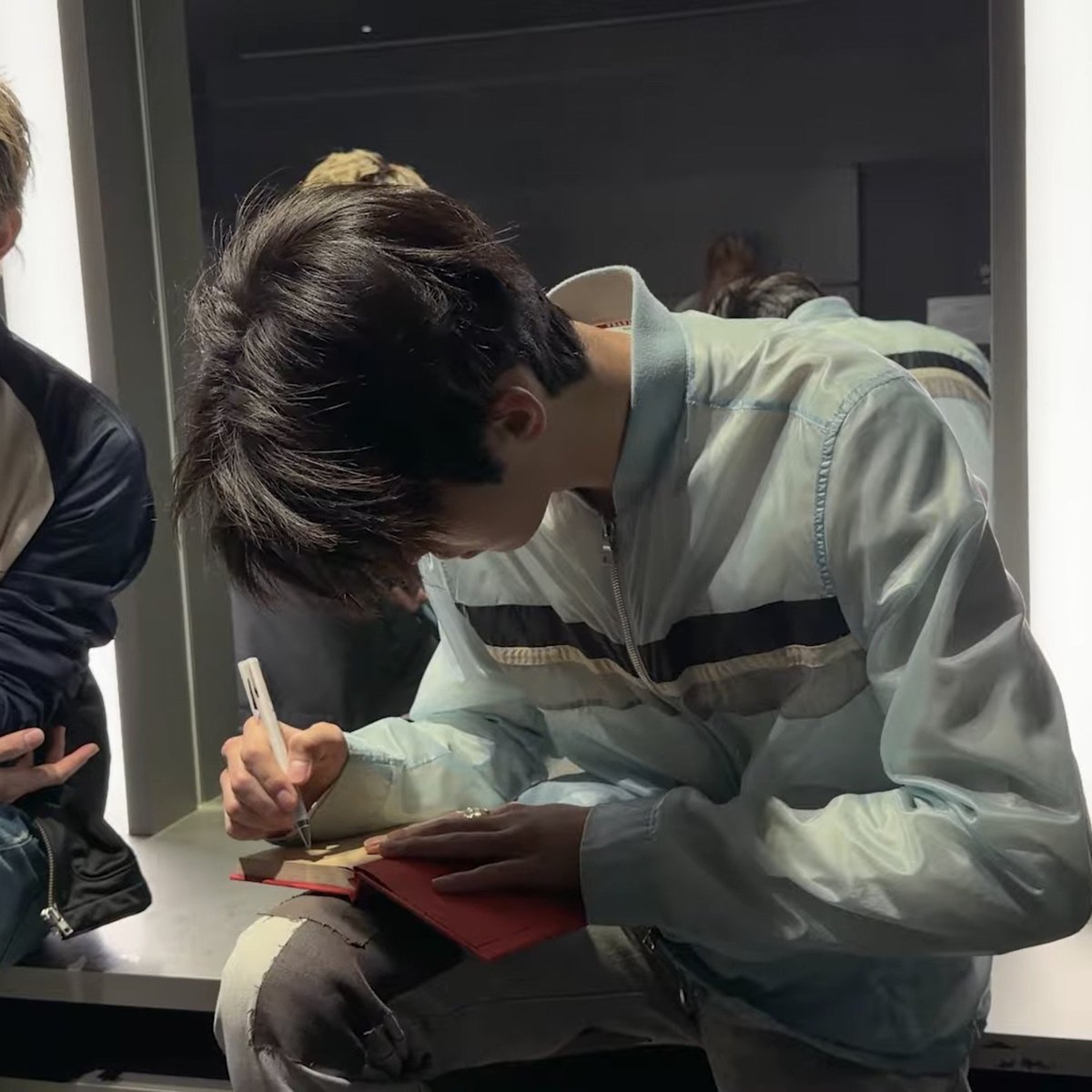 keonhomiaw's tweet photo. DD NULIS DEAR DIARY BENAR ADANYA😭😭😭 https://t.co/YwlGdNySe7