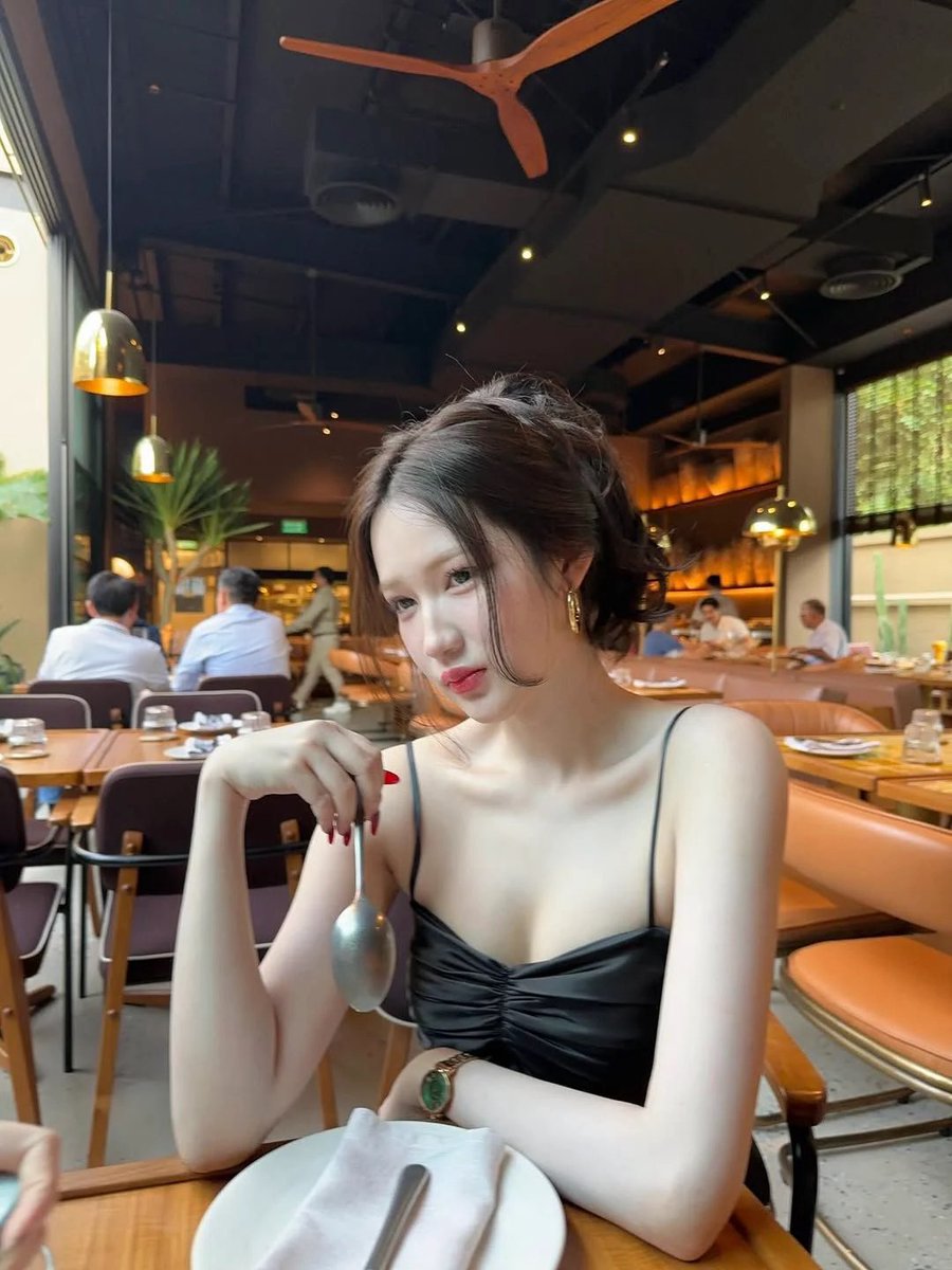 MohammadBrtxj's tweet photo. 🍑อยากได้ลุคผิวใสฉ่ำวาวสไตล์สาวเกาหลีแต่กังวลเรื่องหน้ามันเยิ้มระหว่างวัน ต้องจัดตัวนี้ด่วนๆ! กันแดดเนื้อซูเฟล่บางเบาขั้นสุด ซึมซาบไวแถมคุมมันทนทาน ของดีที่ต้องรีบตุนติดโต๊ะ 🌷💫

ไลน์💚 mymintx24

#รับงานระยอง รับงานระยอง🍒 https://t.co/63KuS3xk3B