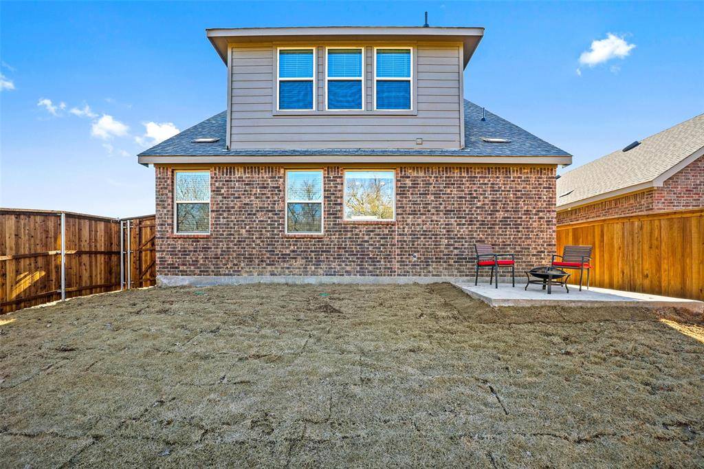 GuyDFWRealtor's tweet photo. One month free when you sign by 09.30.26: a 2022 Denison rental with 3 beds, 2.5 baths, 1,903 sq. ft. + game room for $2,100/month.
https://t.co/Sj85nMpNpL https://t.co/eheRni4fxf