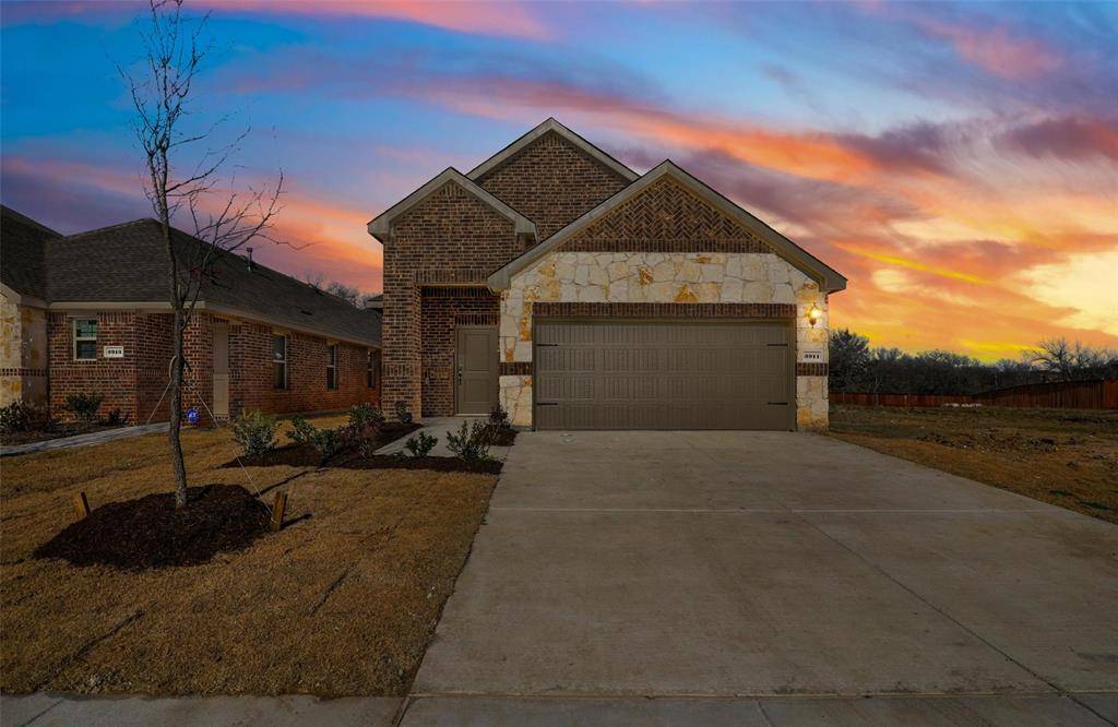 GuyDFWRealtor's tweet photo. One month free when you sign by 09.30.26: a 2022 Denison rental with 3 beds, 2.5 baths, 1,903 sq. ft. + game room for $2,100/month.
https://t.co/Sj85nMpNpL https://t.co/eheRni4fxf
