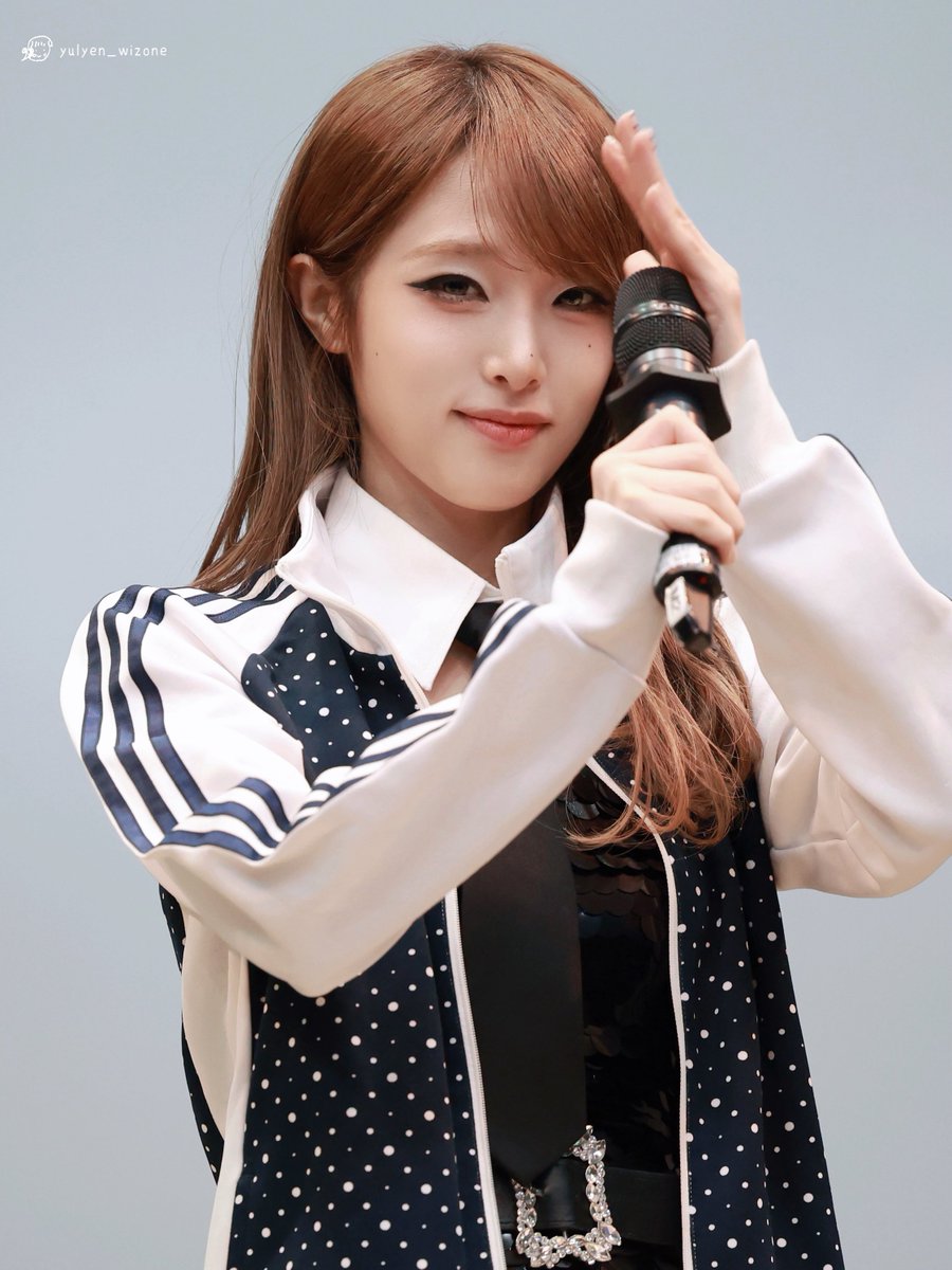 yulyen_wizone's tweet photo. 🤍🩶🖤

#364일_기다린_예나탄신일
#YENA #최예나 #イェナ #崔叡娜 https://t.co/hRxaMAm0Z7
