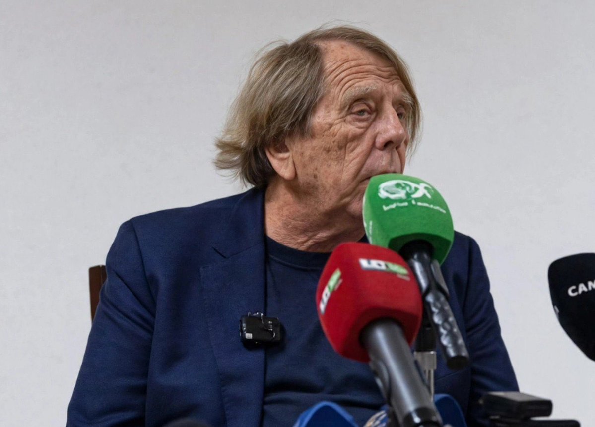 MCFoot237's tweet photo. 🔴🎙️ CLAUDE LEROY LANCE DÉJÀ LE DERBY DE LA SOUS-RÉGION ! 🔥

«On a énormément de respect pour le Cameroun et les Lions Indomptables, mais ça s’arrête à 20h. On sait que ça va être compliqué, qu’on va énormément souffrir, mais vous pouvez compter sur nous pour répondre présent.» https://t.co/1LTJcLKjqg