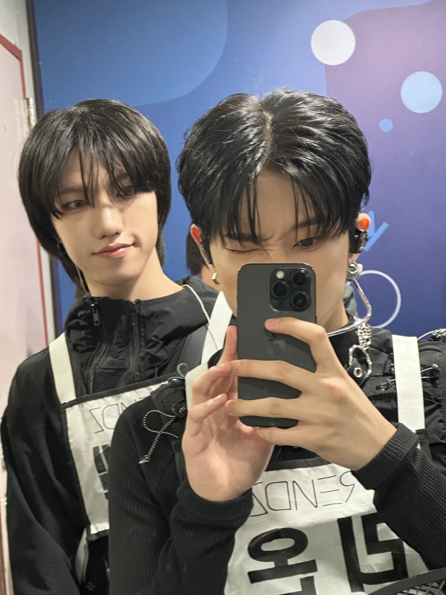 TRENDZ_OFFCL's tweet photo. [#리온] 우리라엘이생일축하

#FROM_TRENDZ #TO_FRIENDZ #TRENDZ #트렌드지 https://t.co/uOLhPMGF8h